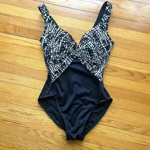 MIRACLESUIT Escape Mayan Striped Layered One-Piece Swimsuit Size 6-8